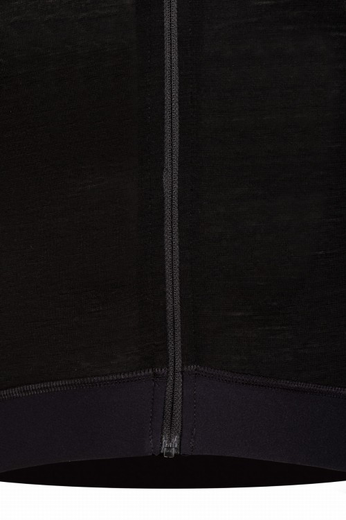 letnia-koszulka-kolarska-merino-Lajka-Ultralight-wilk-w-owczej-tasma2.jpg